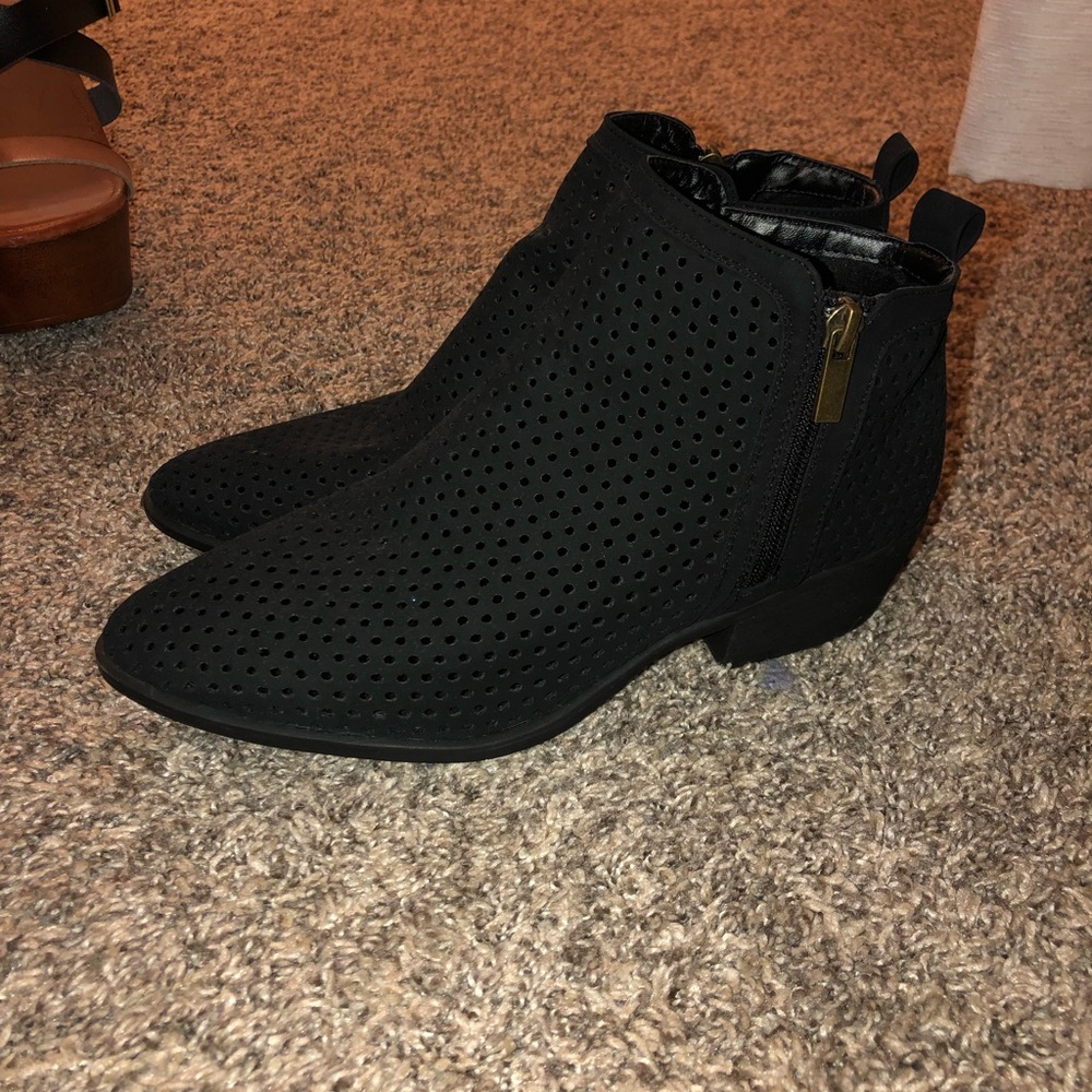 black booties